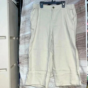 Style & Co size 10 capri pants